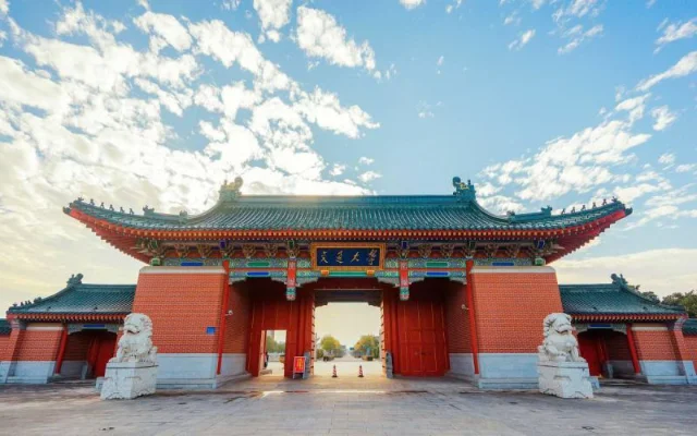 2025年上海交通大学录取分数线(2024-2025医学院和中外合作)